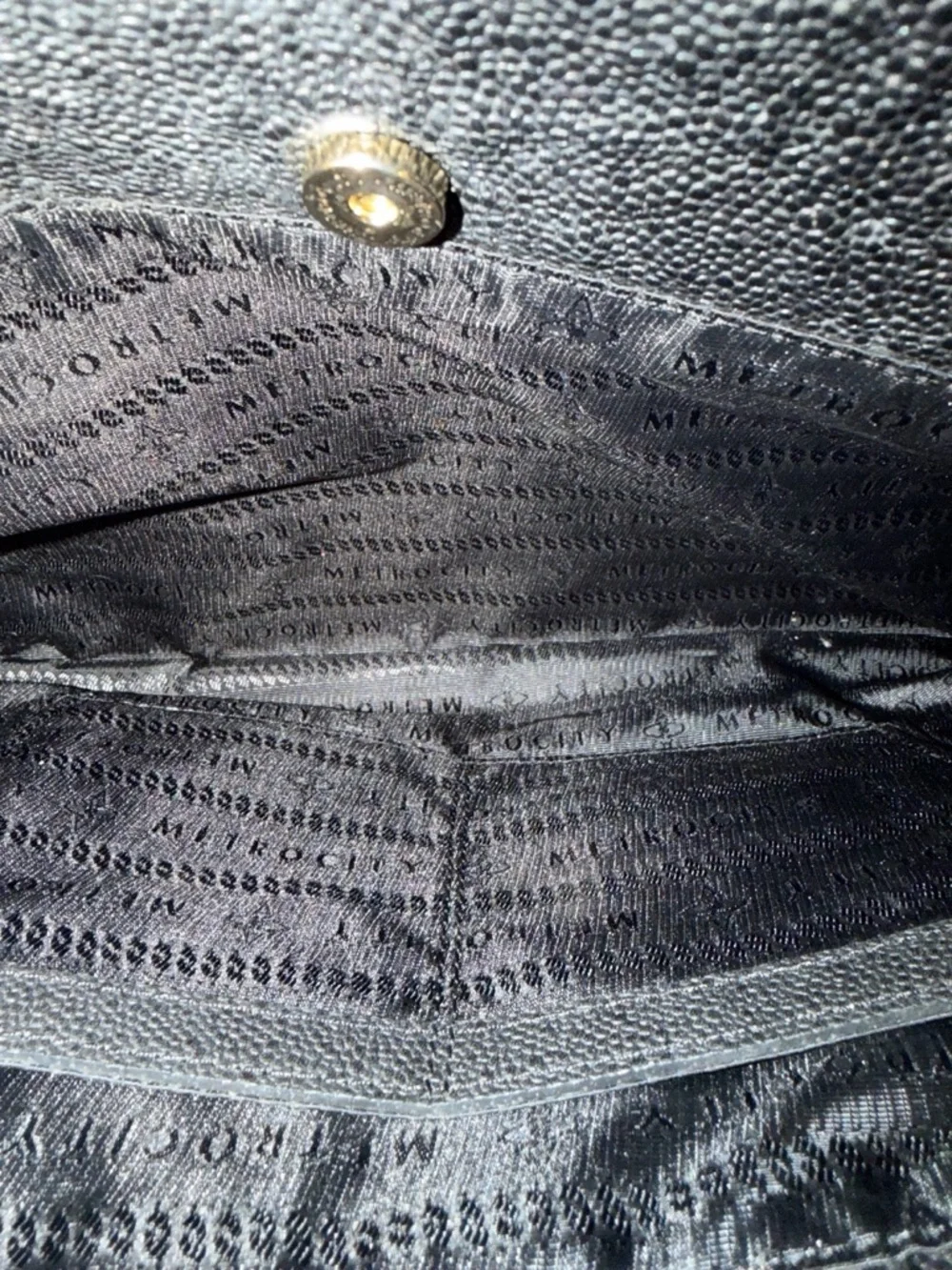 🔥 Metrocity Black Quilted Caviar Leather Tote - Gold Chain Straps 🔥 - Picture 8 of 8